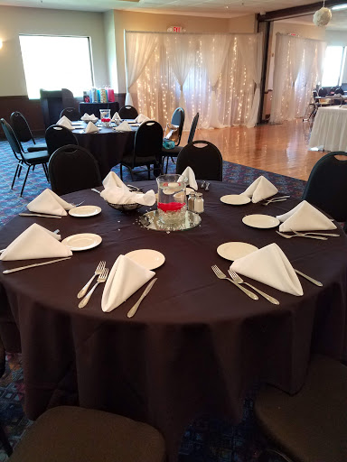 Golf Course «Chenoweth Golf Course & Banquet Facility», reviews and photos, 3087 Chenoweth Rd, Akron, OH 44312, USA