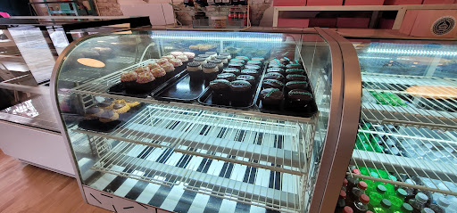 Bakery «Designer Desserts», reviews and photos, 56 Lincolnway, Valparaiso, IN 46383, USA