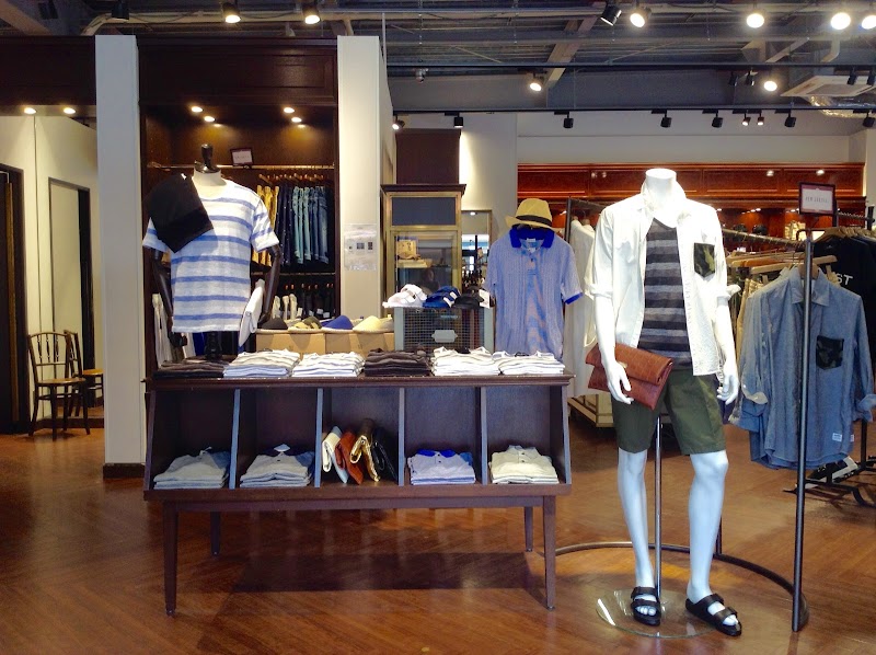 Nano Universe 神戸三田プレミアム アウトレット 兵庫県神戸市北区上津台 衣料品店 衣料品 グルコミ