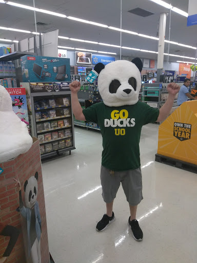 Discount Store «Walmart», reviews and photos, 2375 OR-99W, McMinnville, OR 97128, USA