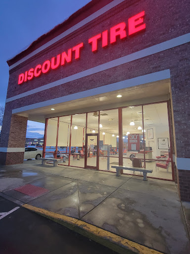Tire Shop «Discount Tire Store - Arvada, CO», reviews and photos, 5330 Wadsworth Bypass, Arvada, CO 80002, USA