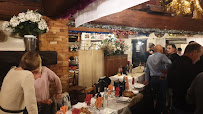 Atmosphère du Restaurant de spécialités provençales La Guinguette Gaudoise à La Gaude - n°3
