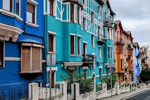 Las casas de colores image
