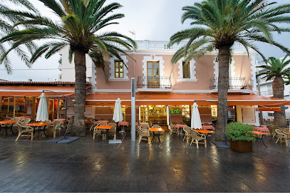 Restaurante Royalty - Carrer de Sant Jaume, 51, 07849 Santa Eulària des Riu, Illes Balears, Spain