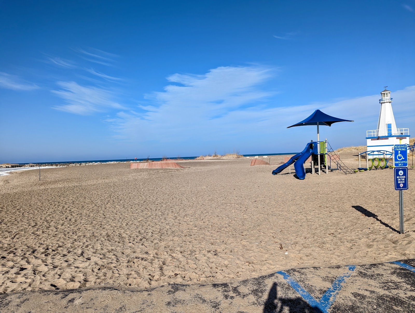 Foto av New Buffalo Beach med hög nivå av renlighet