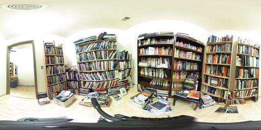 Used Book Store «R & B Used Books», reviews and photos, 12830 Saginaw Rd # F, Grand Blanc, MI 48439, USA
