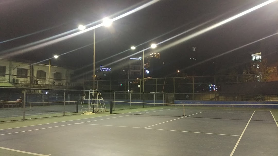 Sân Tennis - Đại Học Kinh Tế Quốc Dân
