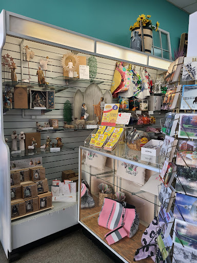 Gift Shop «Hurst Discount Drug And Soda Fountain», reviews and photos, 102 N 3rd St, Bardstown, KY 40004, USA