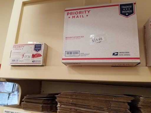 Post Office «Hallmark Store w/ Small Post Office», reviews and photos, 18030 Brookhurst St B, Fountain Valley, CA 92708, USA