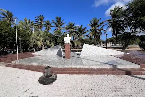 Plaza 18 Maart Aruba to Status Aparte image