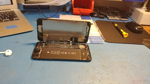 Electronics Repair Shop «Illinois Cell Phone Repair», reviews and photos, 185 W Golf Rd, Schaumburg, IL 60195, USA