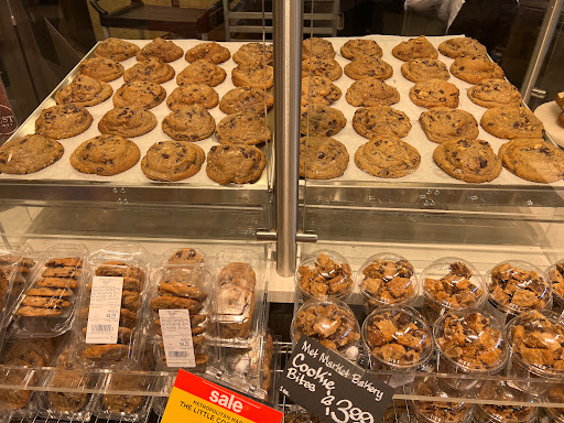 Gourmet Grocery Store «Metropolitan Market Magnolia», reviews and photos, 3830 34th Ave W, Seattle, WA 98199, USA