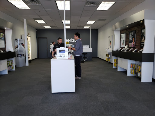 Cell Phone Store «Verizon Wireless - Wireless M Hickory Creek», reviews and photos, 4070 FM2181, Hickory Creek, TX 75065, USA