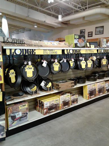 Sporting Goods Store «Bass Pro Shops», reviews and photos, 10040 Gulf Center Dr, Fort Myers, FL 33913, USA