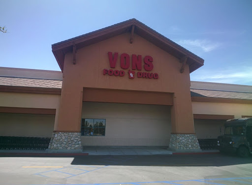 Grocery Store «Vons», reviews and photos, 7390 Cherry Ave, Fontana, CA 92336, USA