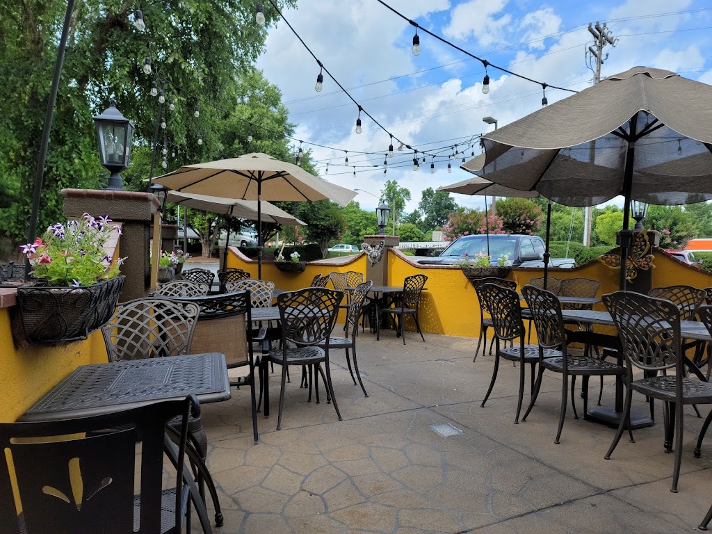 Casa Vallarta Mexican and Seafood Grill 27410