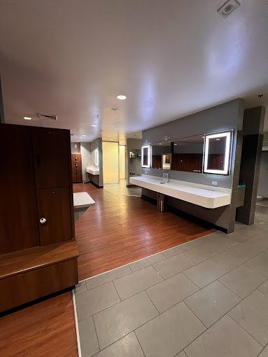 Gym «EOS Fitness Las Vegas Sahara Gym», reviews and photos, 8125 W Sahara Ave #100, Las Vegas, NV 89117, USA