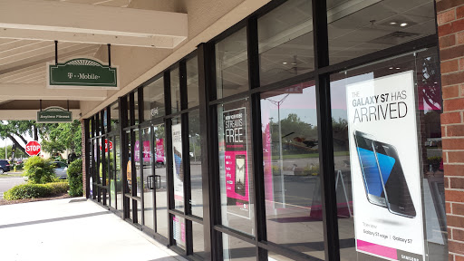 Cell Phone Store «T-Mobile», reviews and photos, 2402 James L Redman Pkwy, Plant City, FL 33566, USA