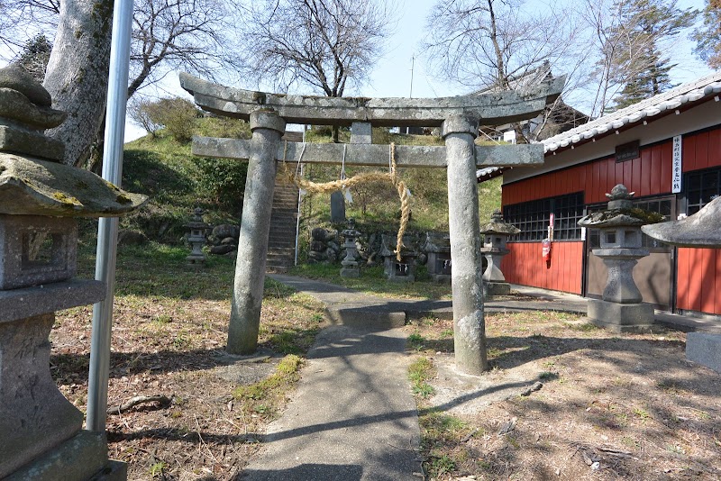 郷見神社（下里見諏訪山古墳）