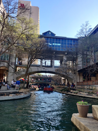 Shopping Mall «Shops at Rivercenter», reviews and photos, 849 E Commerce St, San Antonio, TX 78205, USA