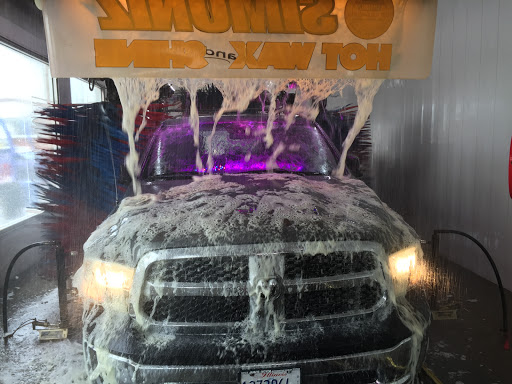 Rainstorm Car Wash en Champaign