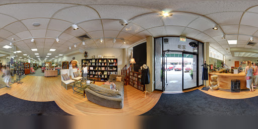 Thrift Store «The Community Shop», reviews and photos, 23 Calendar Court, La Grange, IL 60525, USA