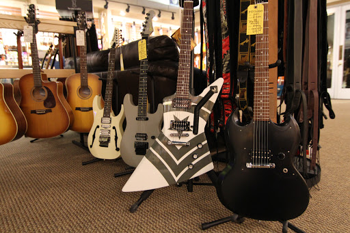 Guitar store Paradise