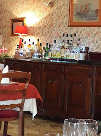 Atmosphère du Restaurant français La Petite France à Crillon - n°3