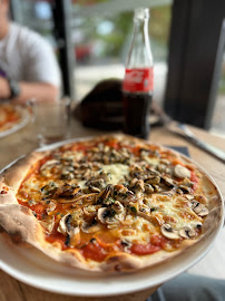 Plats et boissons du Pizzeria Pizza Pizz'herria - Restaurant - Ascain - n°2