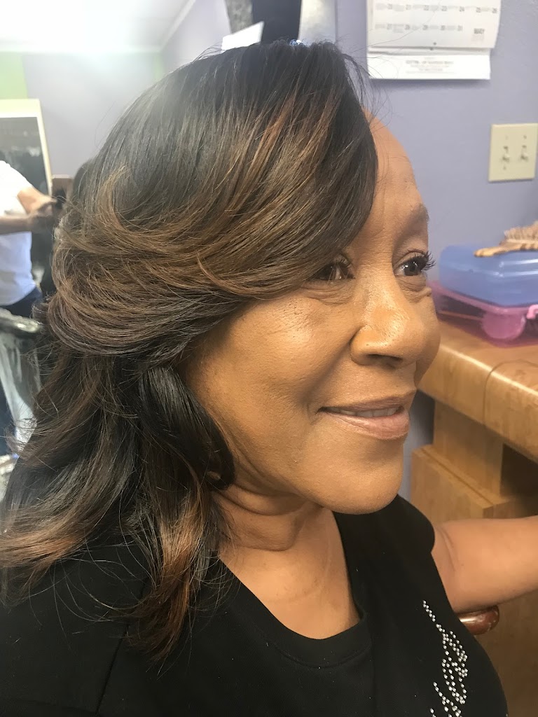 Hair Exhibits Salon 93534