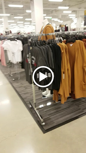 Department Store «Nordstrom Rack Crossroads at Eatontown», reviews and photos, 231 NJ-35, Eatontown, NJ 07724, USA