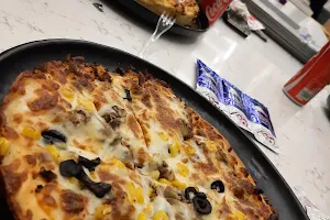 Pizza Poonak image