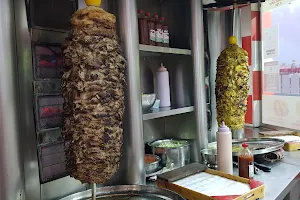 شاورما زاوية المطار.المحرق Shawarma Zaweyat Almattar image