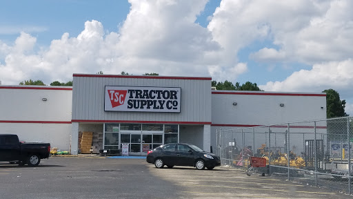 Home Improvement Store «Tractor Supply Co.», reviews and photos, 26 Whites Crossing Ln, Whiteville, NC 28472, USA