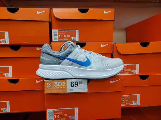 Clothing Store «Nike Factory Store», reviews and photos, 4976 Premium Outlets Way #800, Chandler, AZ 85226, USA