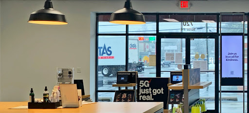 Cell Phone Store «Verizon Authorized Retailer, TCC», reviews and photos, 720 Quentin Rd #4, Lebanon, PA 17042, USA