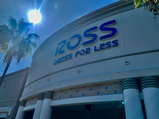 Clothing Store «Ross Dress for Less», reviews and photos, 921 E Commercial Blvd, Oakland Park, FL 33334, USA