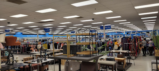 Clothing Store «Ross Dress for Less», reviews and photos, 380 Marketplace Blvd, Hamilton Township, NJ 08691, USA