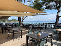 Atmosphère du Restaurant français Restaurant 'La Plage d'Argent' à Ile de Porquerolles - n°14