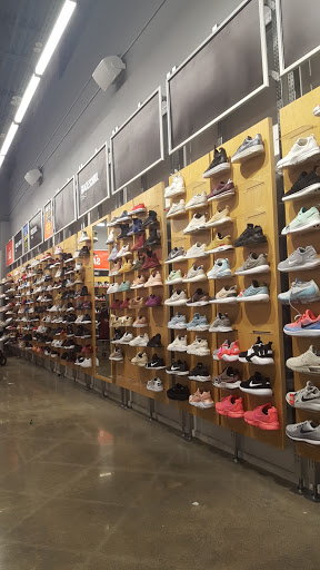 Shoe Store «Finish Line», reviews and photos, 1 Mills Cir, Ontario, CA 91764, USA