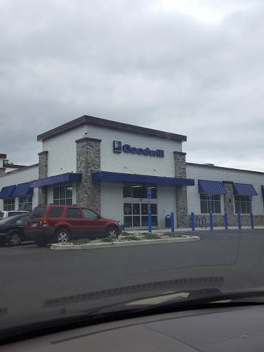 Thrift Store «Goodwill Oxford Store & Donation Station», reviews and photos, 274 Oxford Rd, Oxford, CT 06478, USA