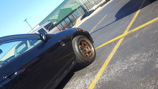 Tire Shop «Discount Tire», reviews and photos, 1470 Irving Park Rd, Hanover Park, IL 60133, USA