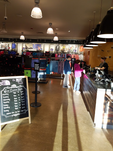 Clothing Store «The North Face Outlet», reviews and photos, 1201 Lighthouse Pl, Michigan City, IN 46360, USA