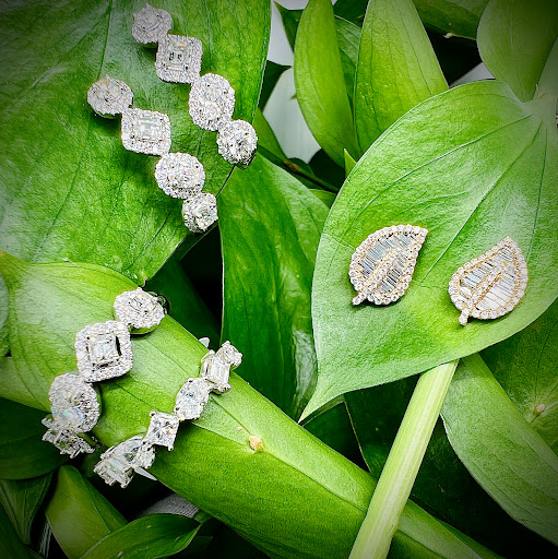 Jewelry Store «Toner Jewelers», reviews and photos, 6285 W 135th St, Overland Park, KS 66223, USA