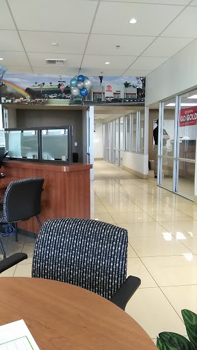 Toyota Dealer «Toyota Of Whittier», reviews and photos, 14577 Whittier Blvd, Whittier, CA 90605, USA