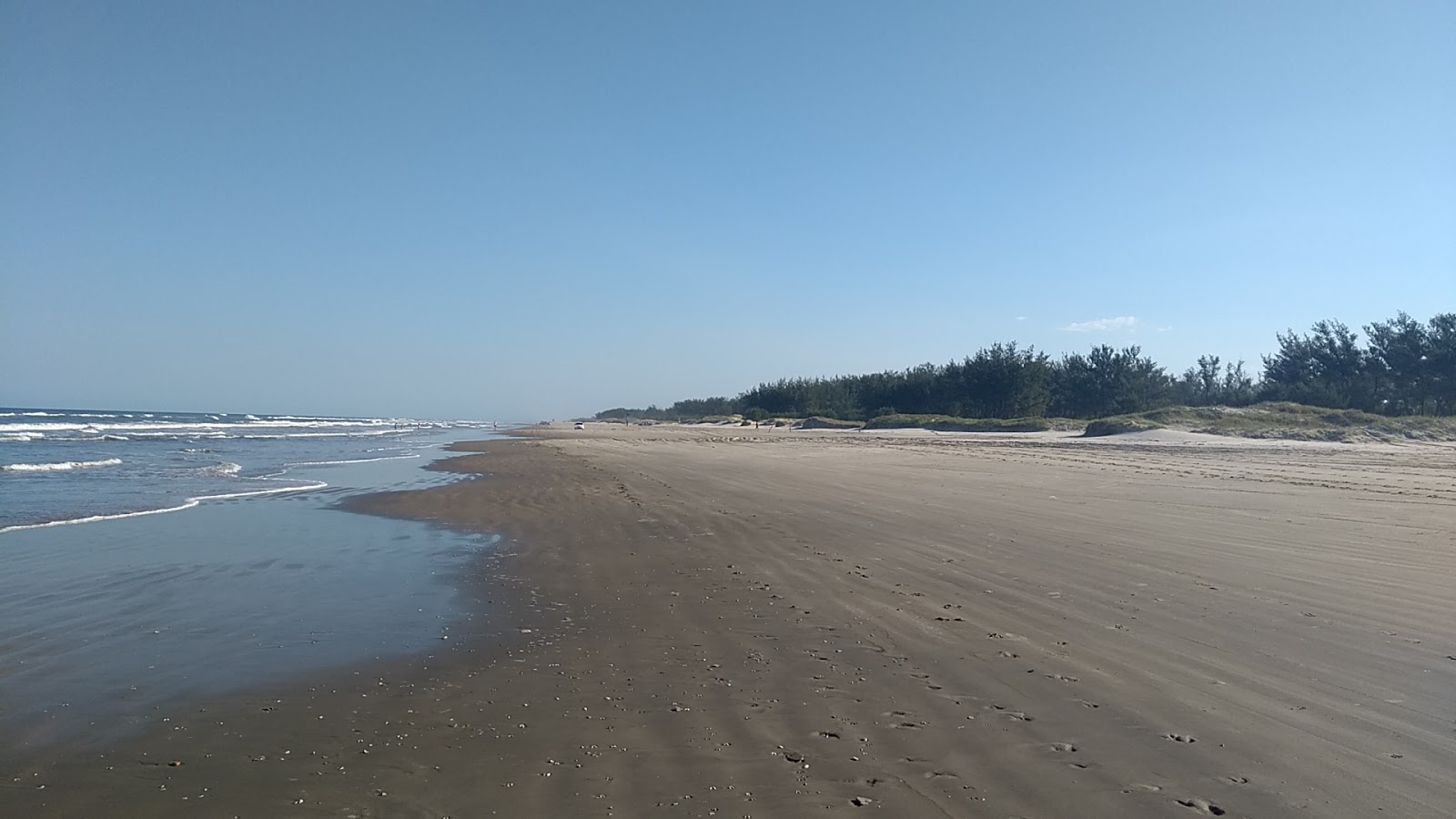 Fotografija Praia do Maracuja z dolga ravna obala
