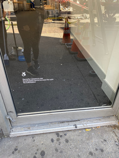 Cell Phone Store «Nycom Wireless Verizon Retailer», reviews and photos, 22-39 31st St, Astoria, NY 11105, USA