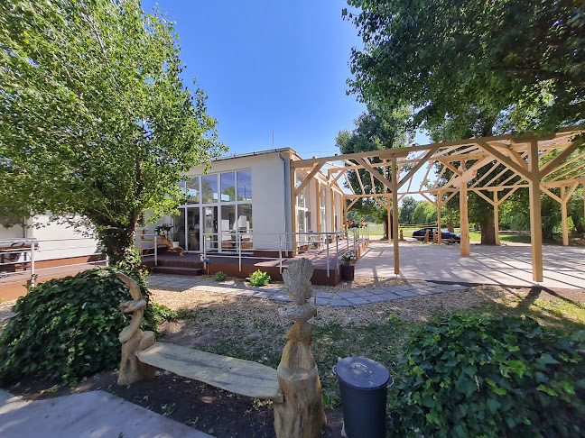 Áporka, Cseke-szigeti Üdülőház és Kemping