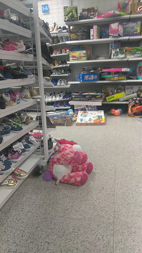 Clothing Store «Ross Dress for Less», reviews and photos, 349 N San Fernando Blvd, Burbank, CA 91502, USA