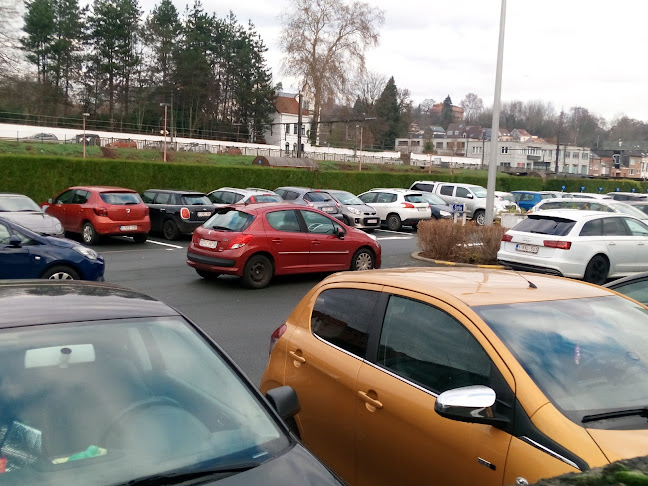 Beoordelingen van Parking de la gare in Waver - Parkeergarage
